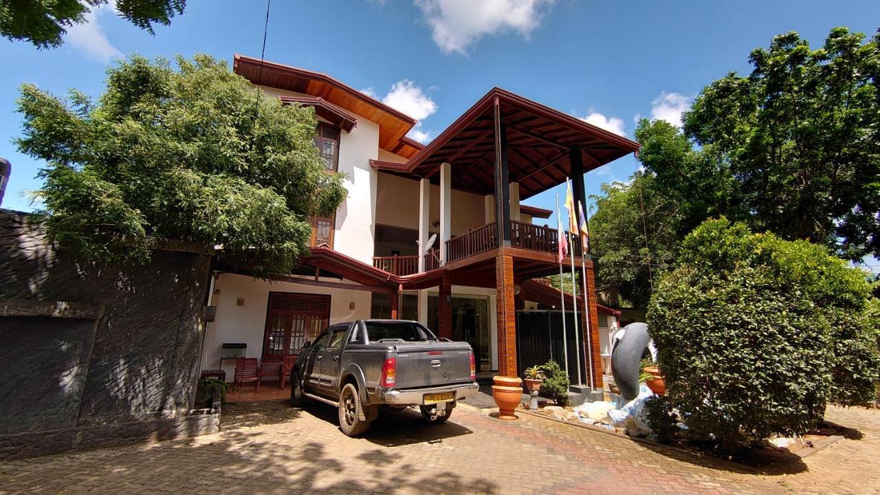 Yala Safari Village Maha Akurugoda Esterno foto